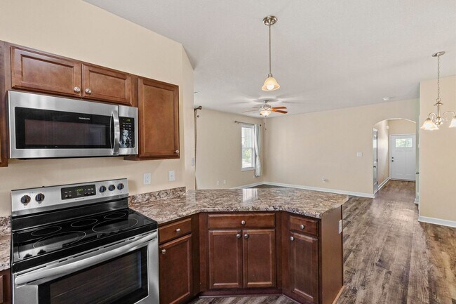 Building Photo - Holly Ridge Townhouse For Rent!