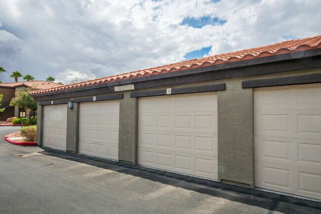 Building Photo - "Chic 1-Bedroom Oasis in Prime Las Vegas Location – 813 Sq. Ft. of Comfort!"