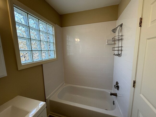 Building Photo - Central AVL - Beautifully Restored and Updated Apartment