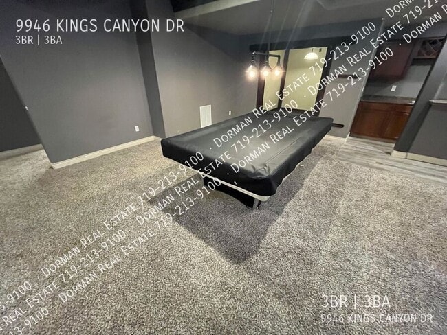 Building Photo - 9946 Kings Canyon Dr