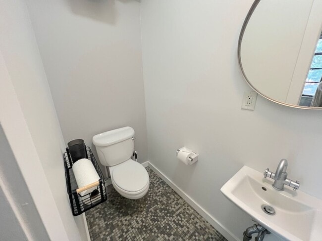 Building Photo - 2 Bed | 1.5 Bath | Starland