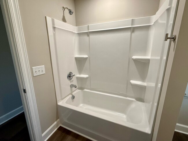 Building Photo - Completely Remodeled Home For Rent!