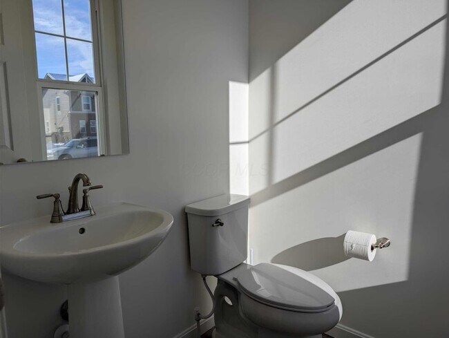 Building Photo - 8210 Daylily Dr