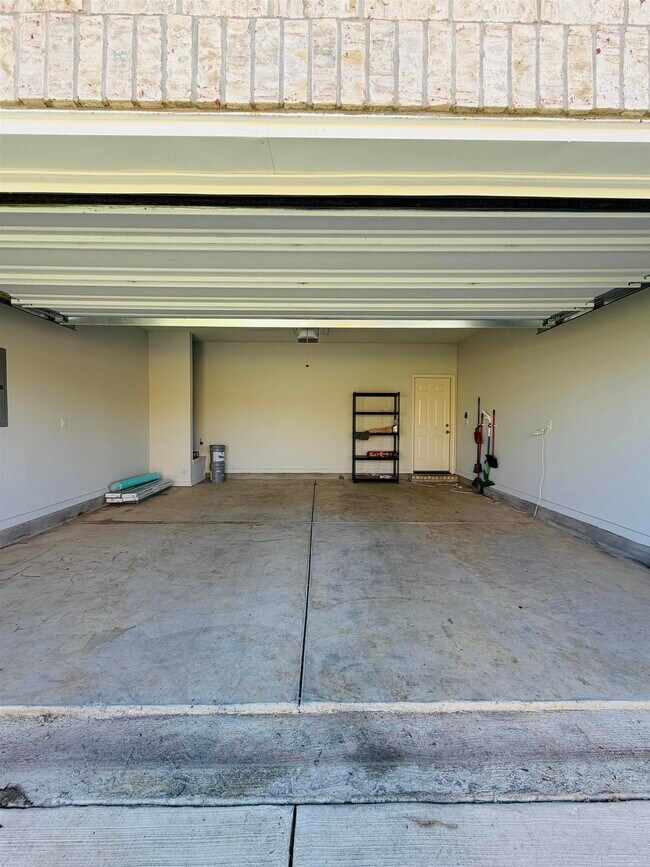 Building Photo - 50 Arrowwood Trl