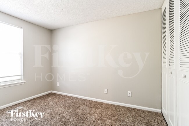 Building Photo - 1940 Winsted Ct