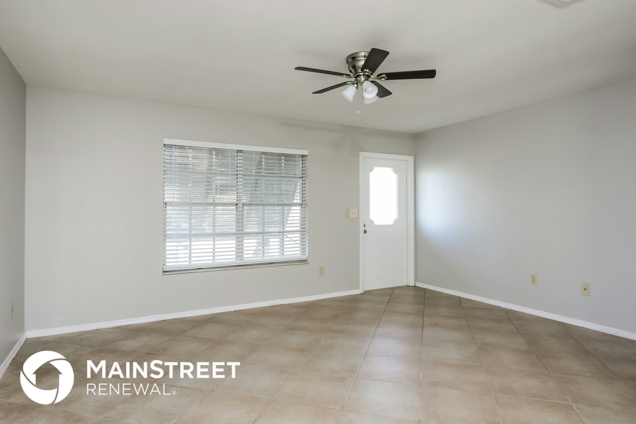 Building Photo - 2680 Roxbury Cir