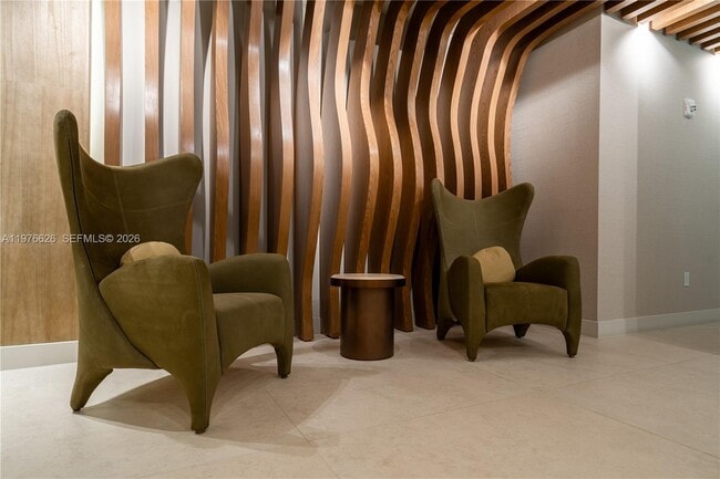 Building Photo - 700 NE 24th St