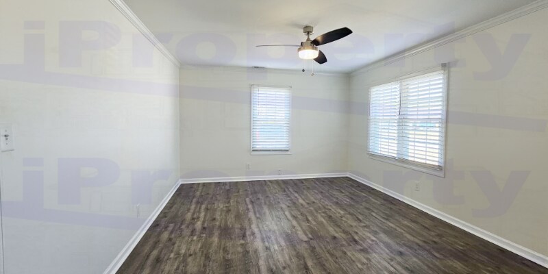 Building Photo - 106 Smith St