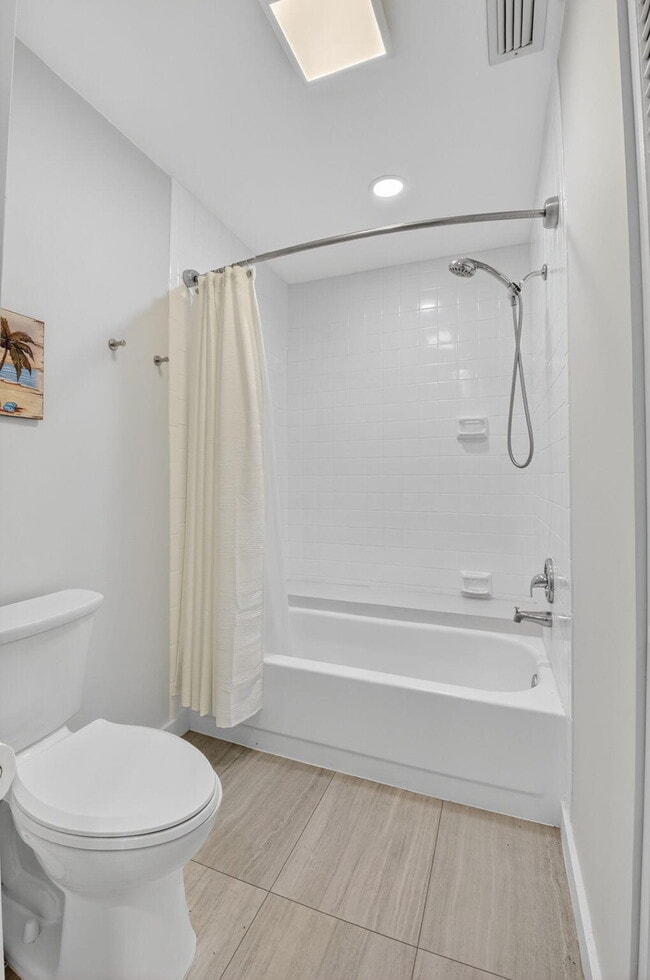 Building Photo - 13769 Date Palm Ct