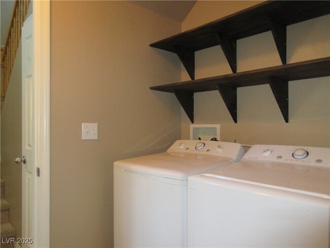 Building Photo - 8056 Aztec Basin Ave