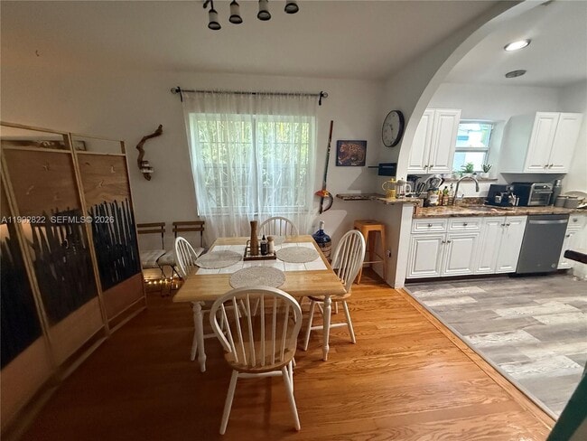 Building Photo - 1921 Jefferson St