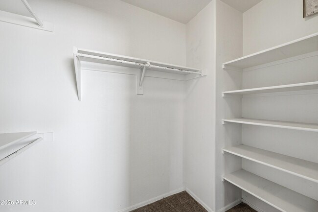 Building Photo - 5613 S 51st Dr