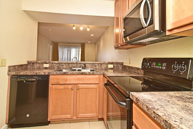 Building Photo - 2 Bed 2 Bath Audubon Place Condo