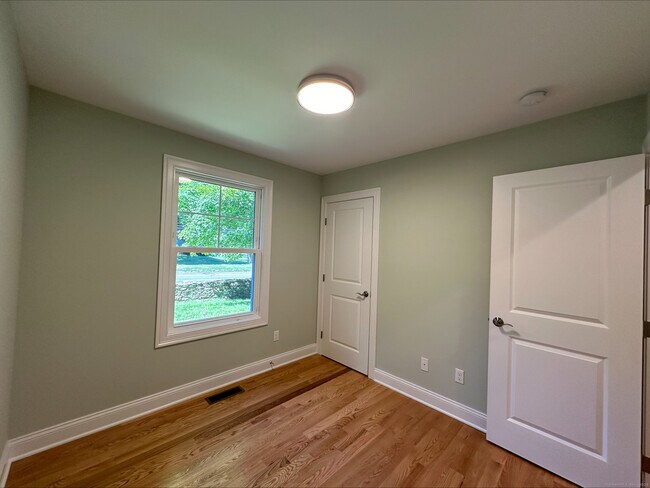 Building Photo - 269 Purdy Hill Rd