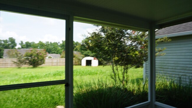 Building Photo - Luxury in Lakeland, GA