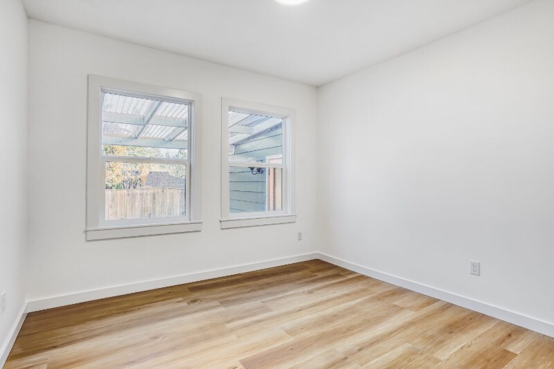 Building Photo - 1022 Parkway Dr NW