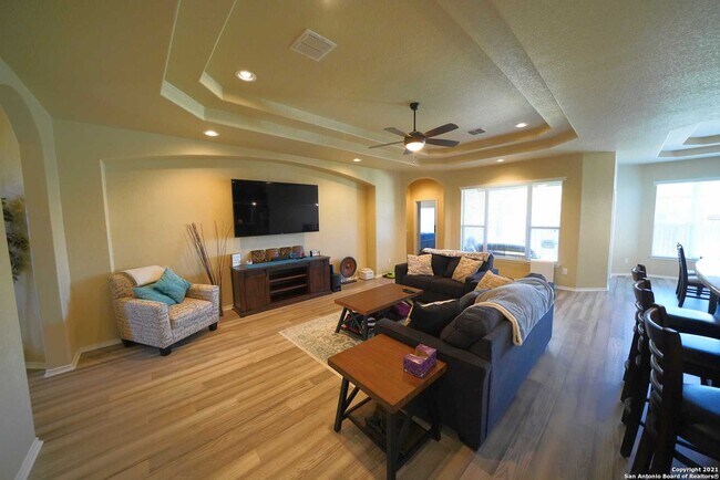 Building Photo - 1323 Kingbird Ct