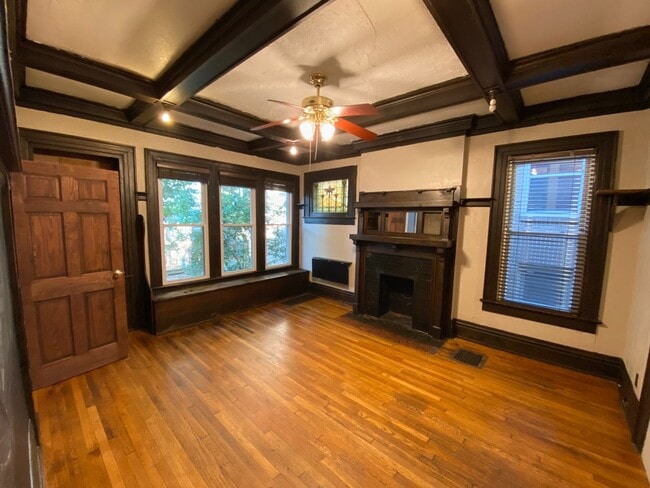 Building Photo - 211 E 16th Ave