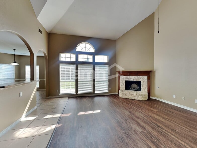 Building Photo - 107 Monticello Dr