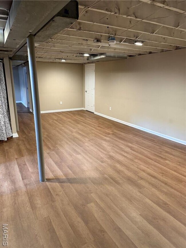 Building Photo - 1119 NORTH MCNIGHT ROAD | UNIVERSITY CITY 63132