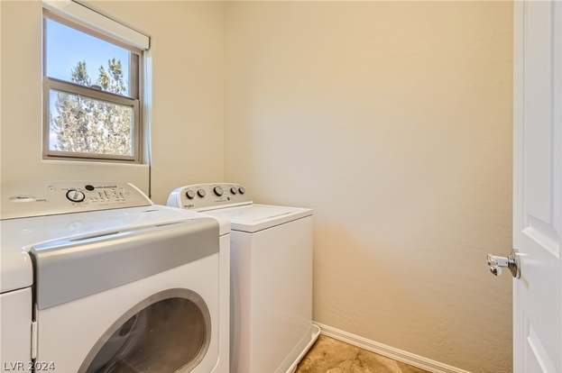 Building Photo - 348 Hanbury Manor Ln