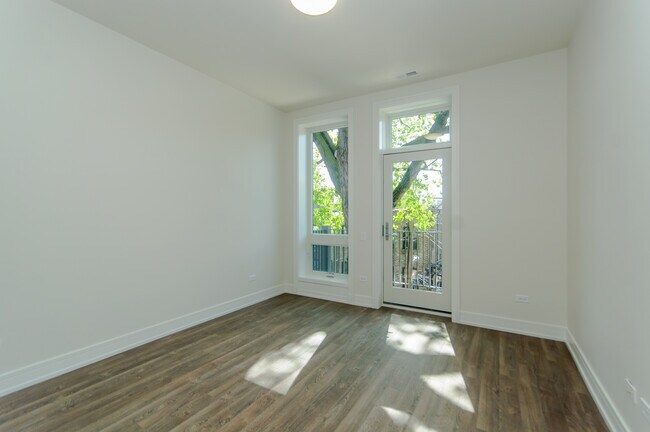 Building Photo - 2812 N Mildred Ave