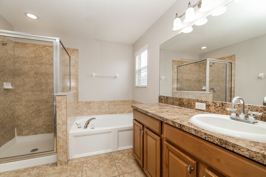 Building Photo - 7614 Maroon Peak Dr