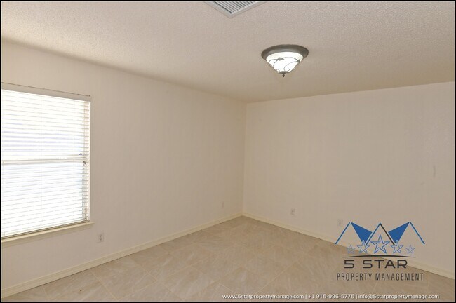 Building Photo - 648 Wind River Ave