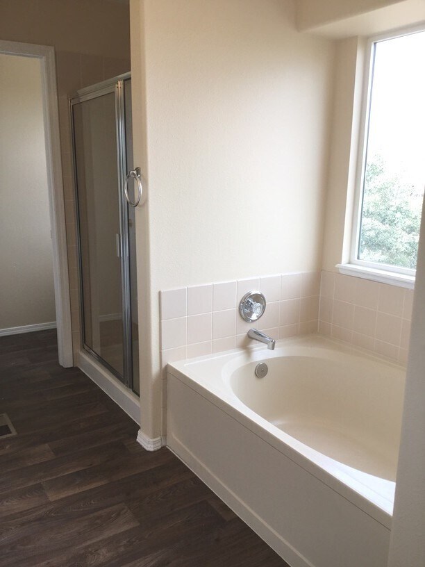 Building Photo - 5532 Many Springs Dr