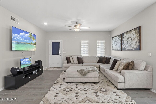 Building Photo - 15129 Imagine Dr