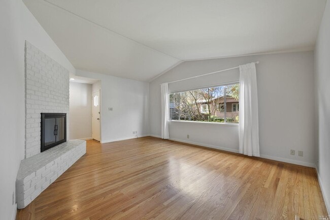 Building Photo - 22 Brennfleck Ave