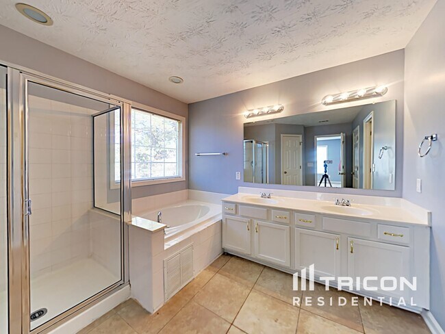 Building Photo - 5186 Hidden Meadow Ct
