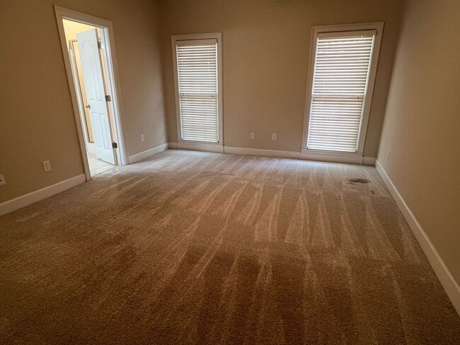 Building Photo - 714 Berry Ln