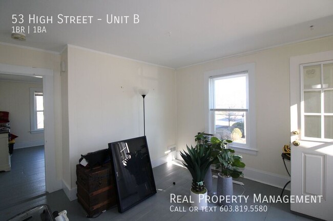 Building Photo - Spacious 1 Bedroom Apartment with Office S...