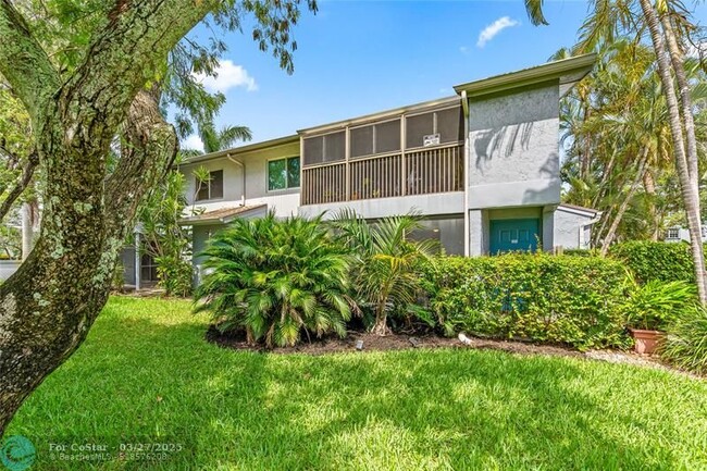 Building Photo - 2753 S Oakland Forest Dr