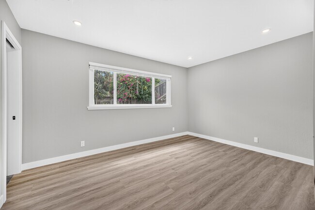 Building Photo - 4535 Lobos Ave
