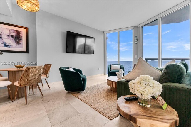 Building Photo - 6515 Collins Ave