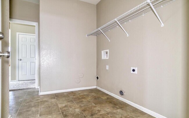Building Photo - 17145 Waterhouse Cir