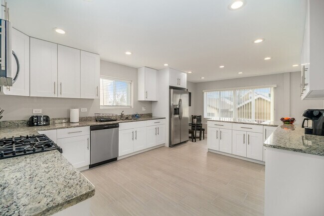 Building Photo - 7411 W 56th St