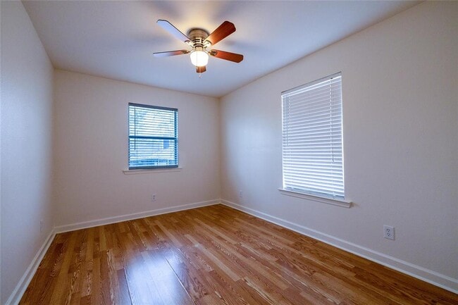 Building Photo - 4304 Scottsdale Rd