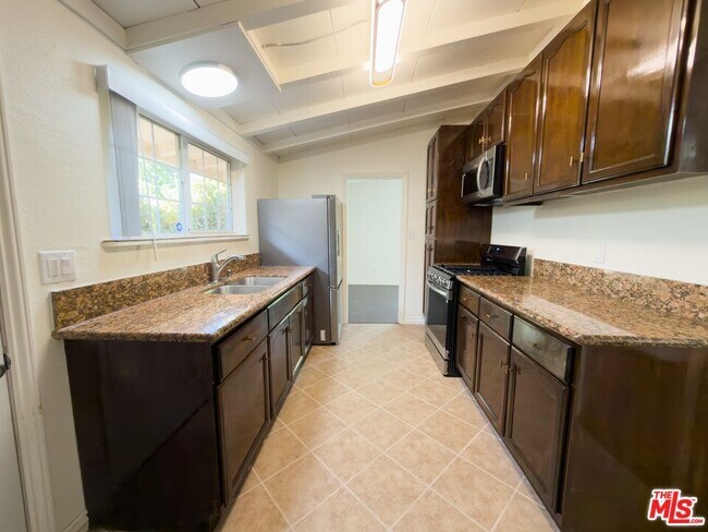 Building Photo - 6763 Lurline Ave