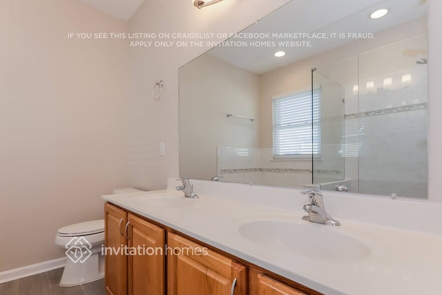 Building Photo - 3814 Planters Watch Dr