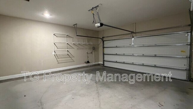 Building Photo - 122 Monthaven Dr