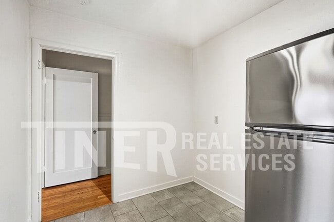 Building Photo - 2416 60th St