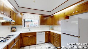 Building Photo - 9023 Luzita Ln