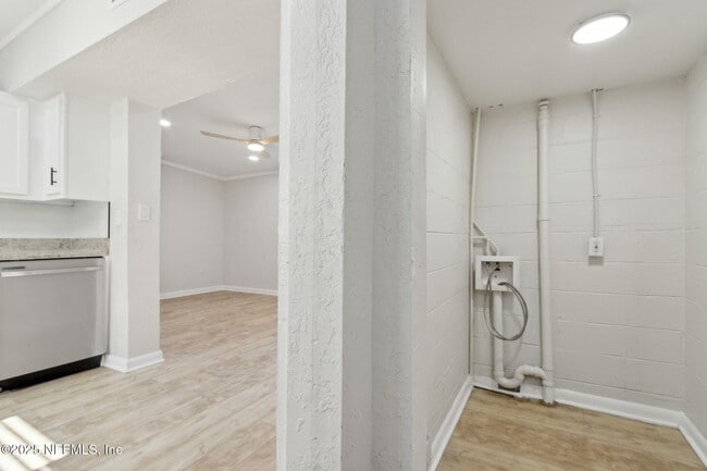 Building Photo - 10341 Agave Rd