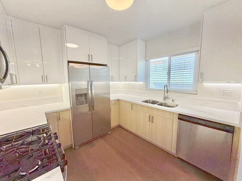 Building Photo - 231 California Ave