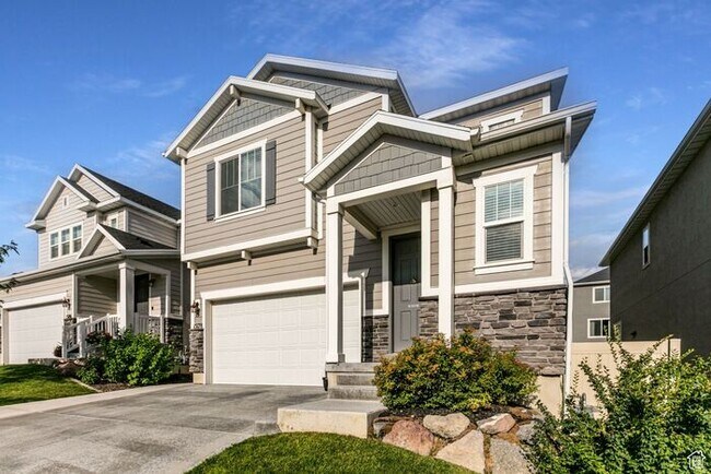 Primary Photo - Awesome upgraded House w 2 car attached