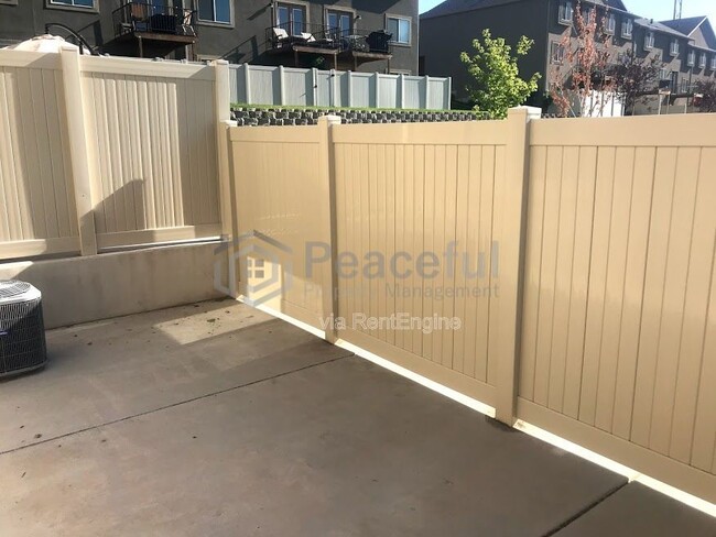 Building Photo - 3148 N Whitetail Dr