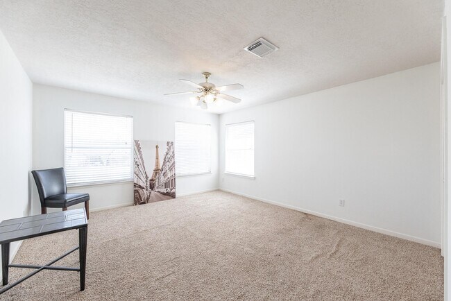 Building Photo - 15422 Downford Dr